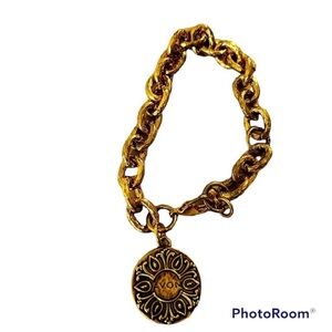 VINTAGE AVON President's Club Charm
Bracelet with box circa 2002/2003 EUC